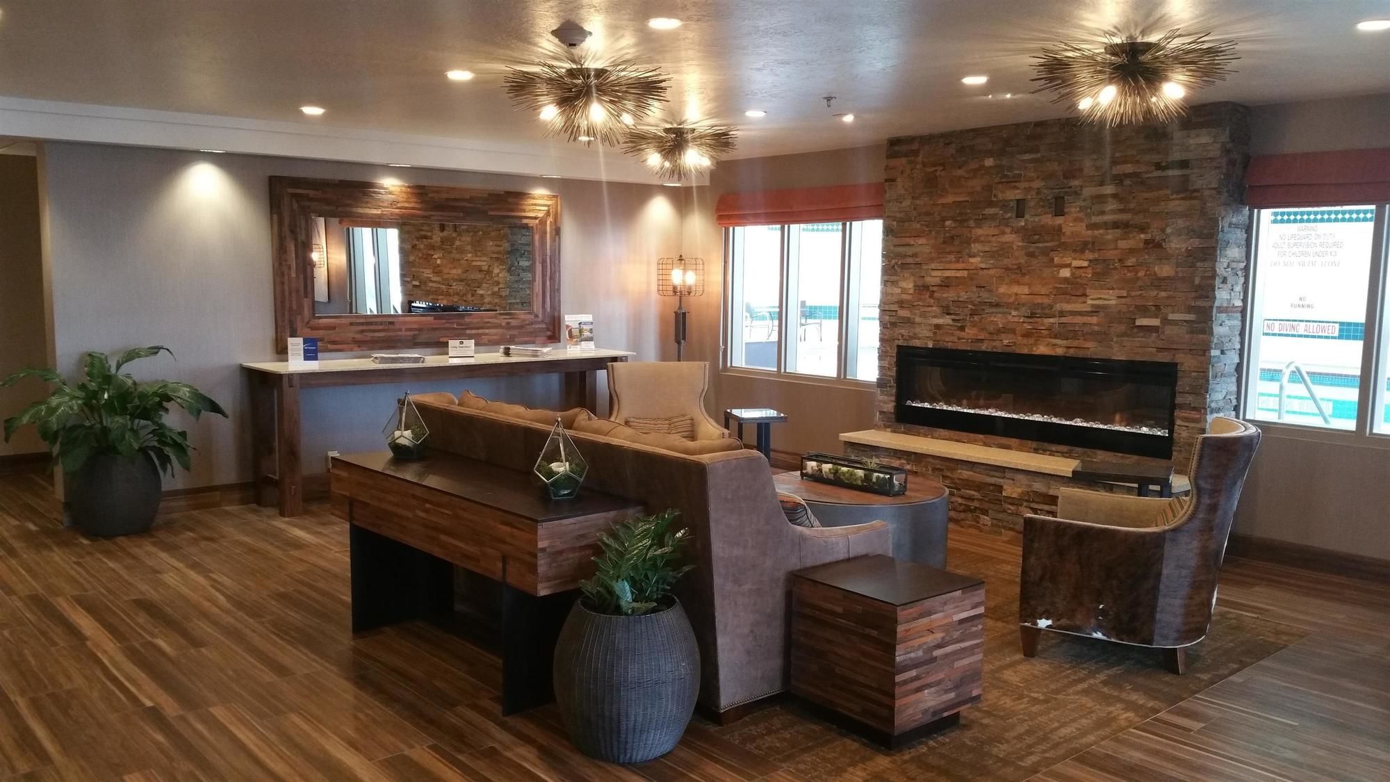 Фото Best Western Plus Cottontree Inn