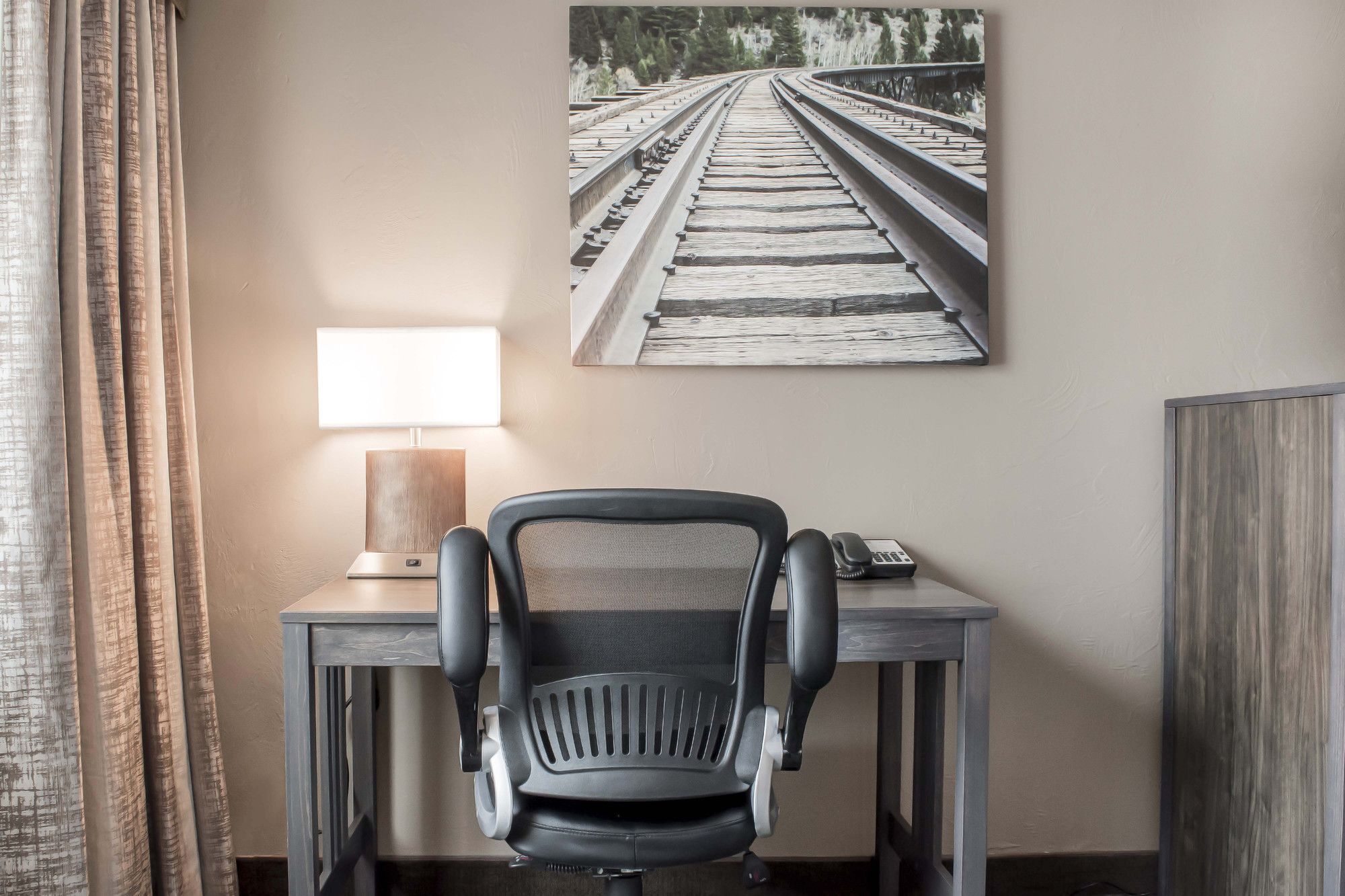 Фото Copper King Convention Center, Ascend Hotel Collection