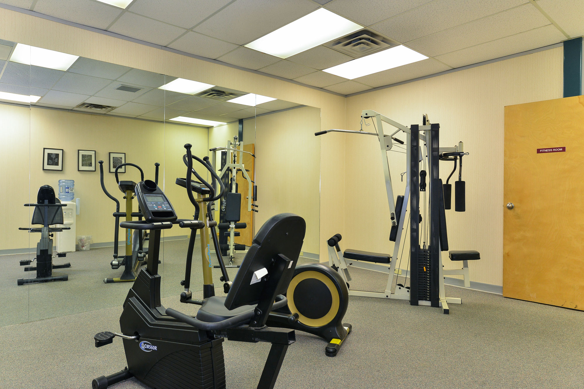 Фото Ramada by Wyndham Nisku Edmonton Airport