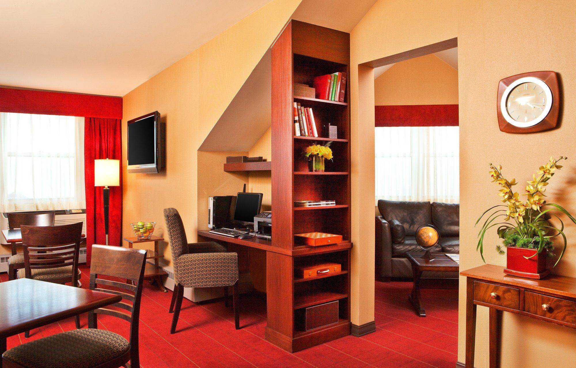 Фото Sheraton Portsmouth Harborside Hotel