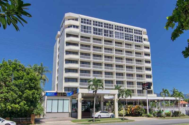 Гостиница Acacia Court Hotel в Кэрнсе