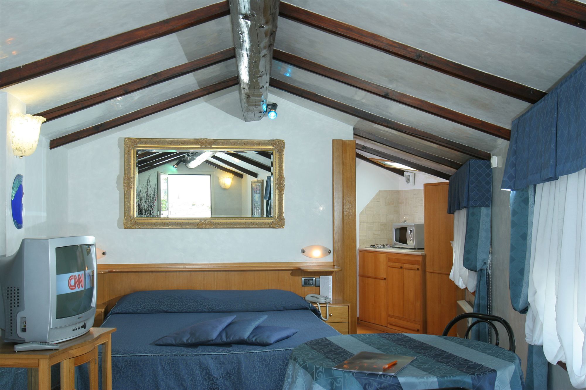 Фото Hotel Fellini