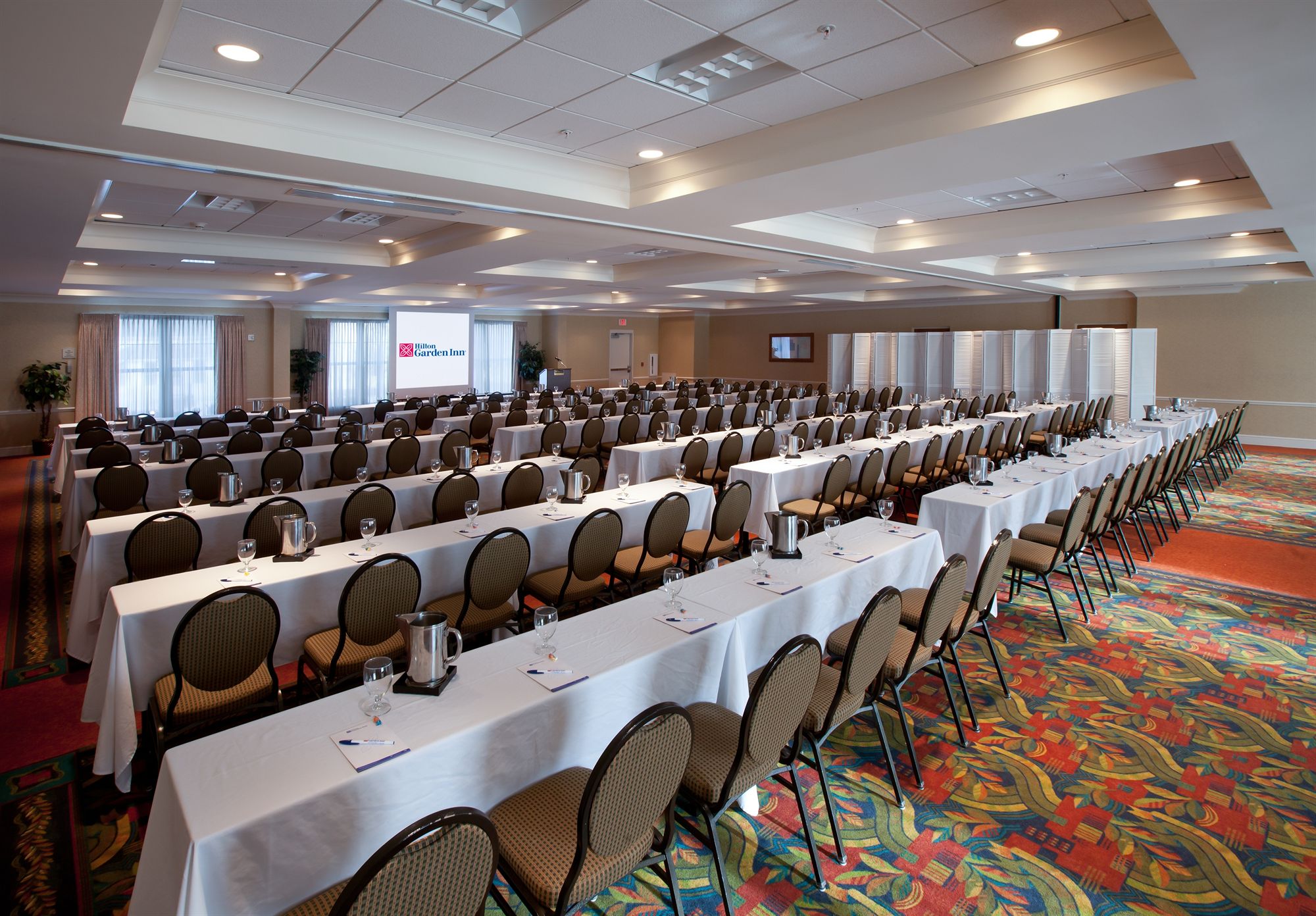 Фото Hilton Garden Inn Freeport Downtown