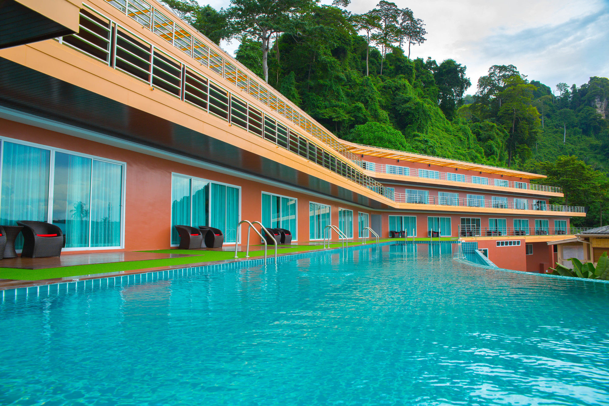 Фото Phi Phi Cliff Beach Resort