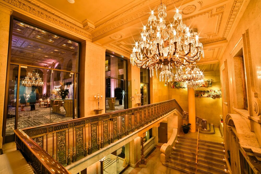 Фото One King West