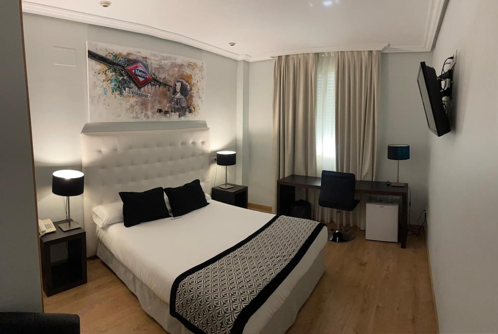 Фото Hotel Suites Feria de Madrid