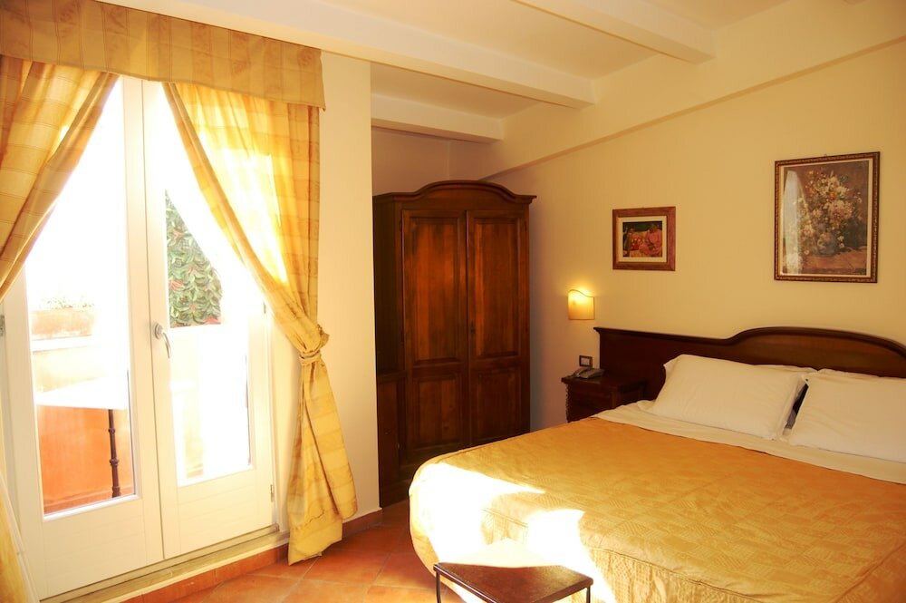 Фото Отель Mediterraneo