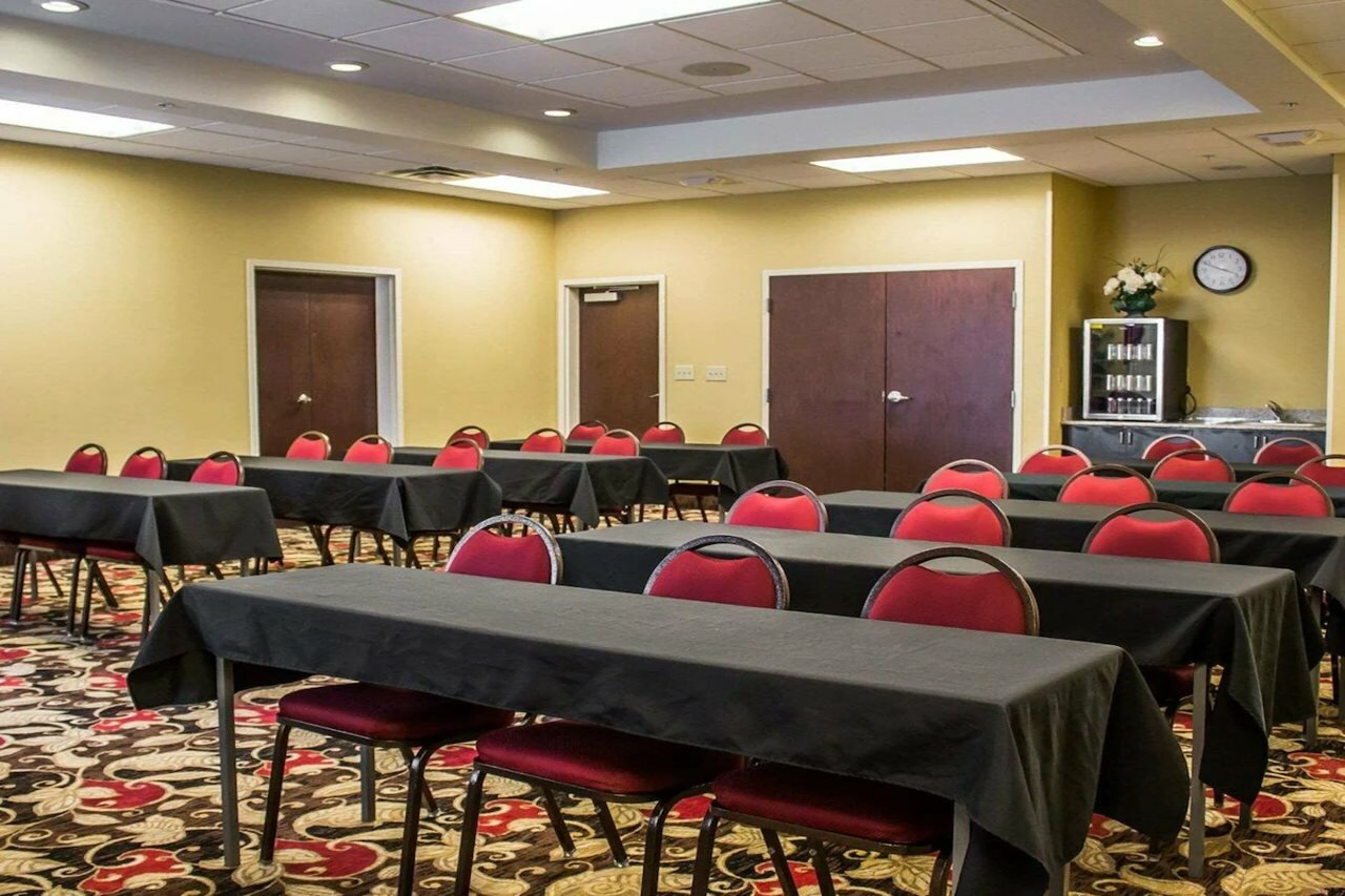 Фото Comfort Suites Columbus East Broad