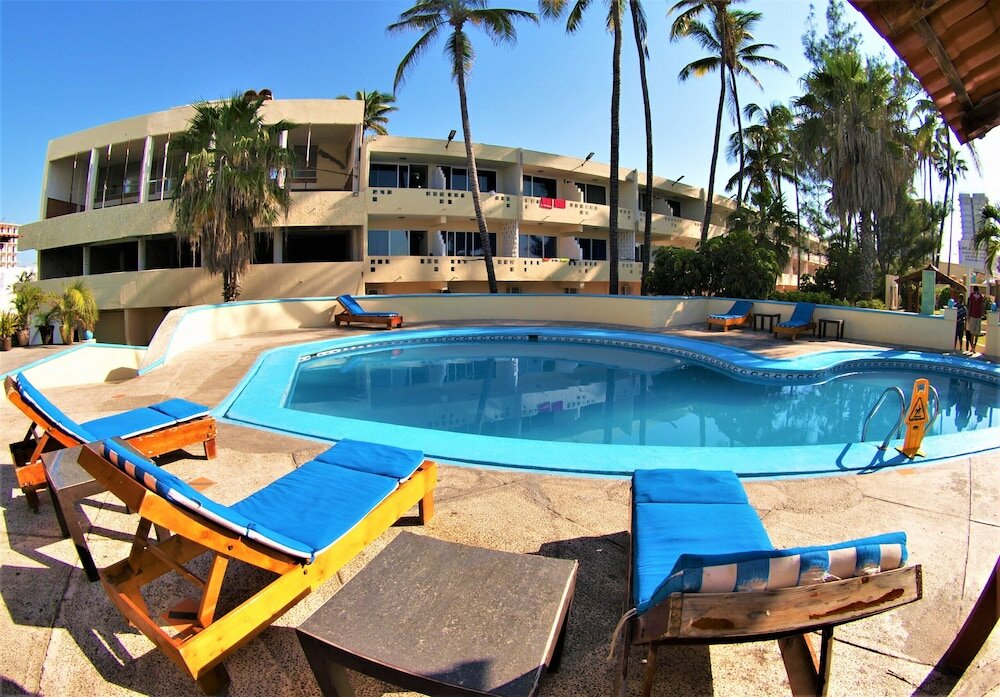 Фото Hotel Las Jacarandas