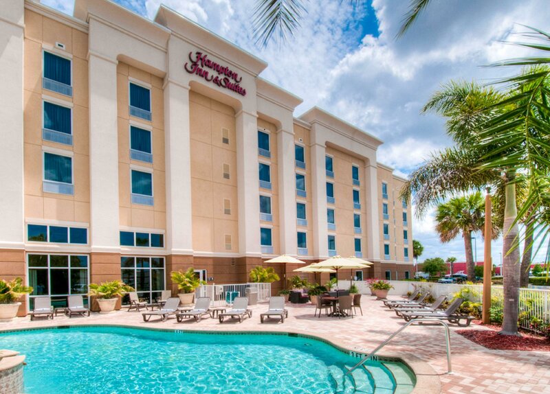 Гостиница Hampton Inn & Suites Fort Myers - Colonial Blvd