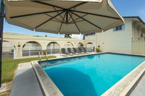 Гостиница Coral Sands Motel в Маккае