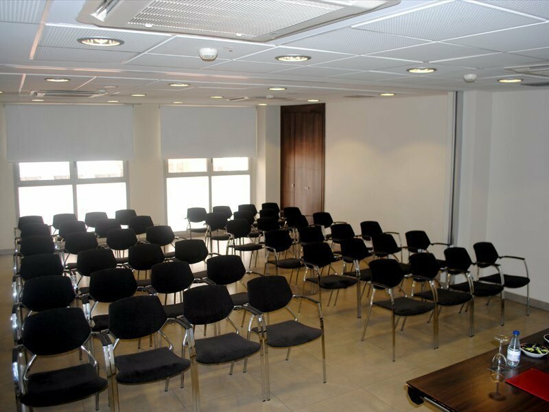 Фото Suites Viena Plaza de Espana