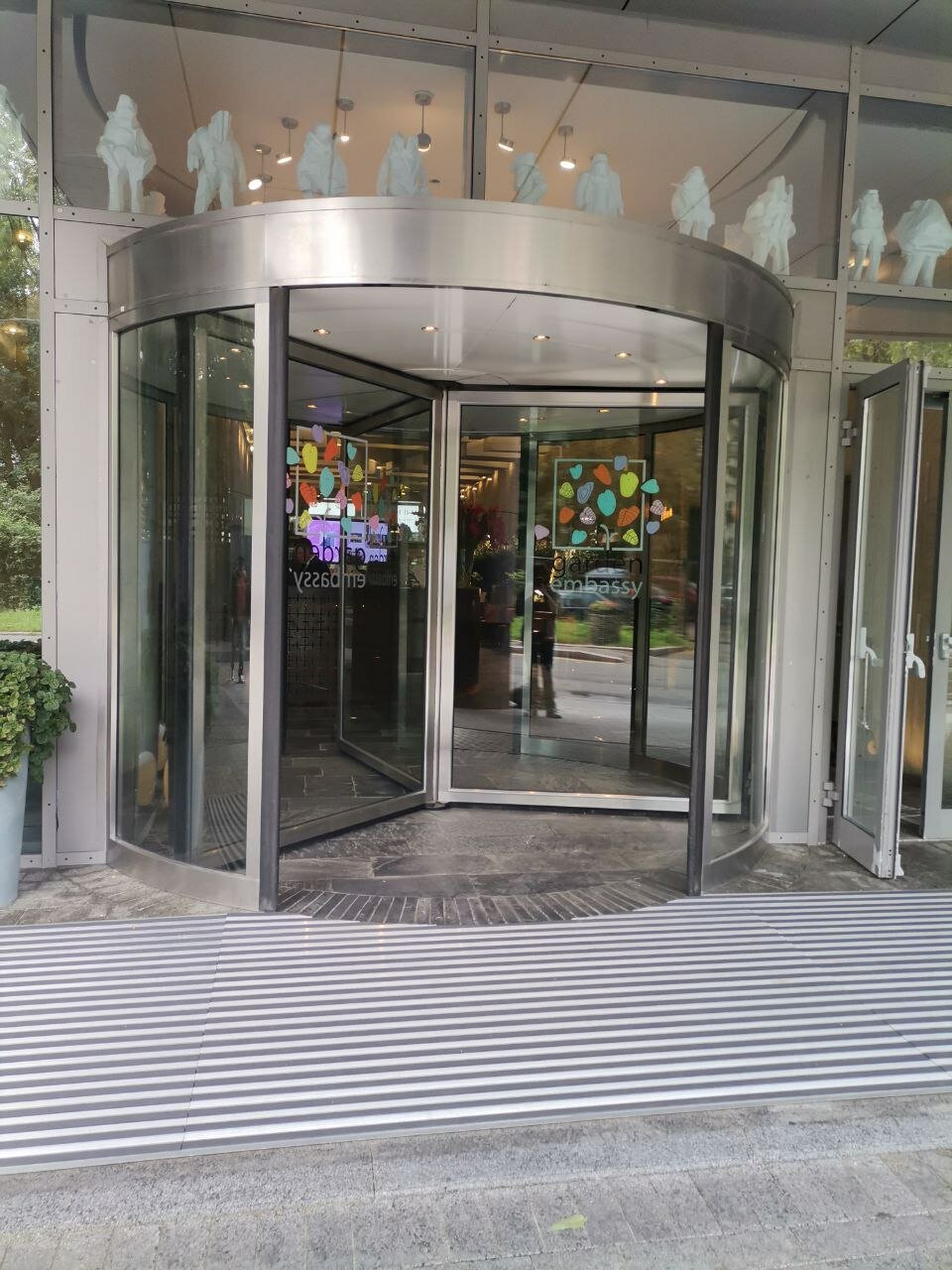 Фото Garden Embassy