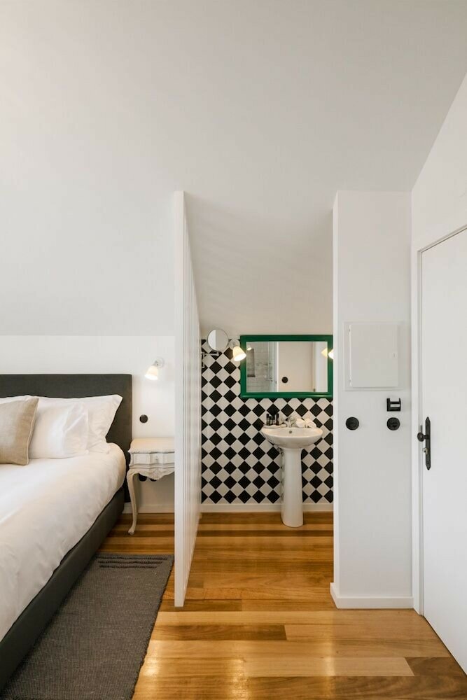 Фото 1872 River House