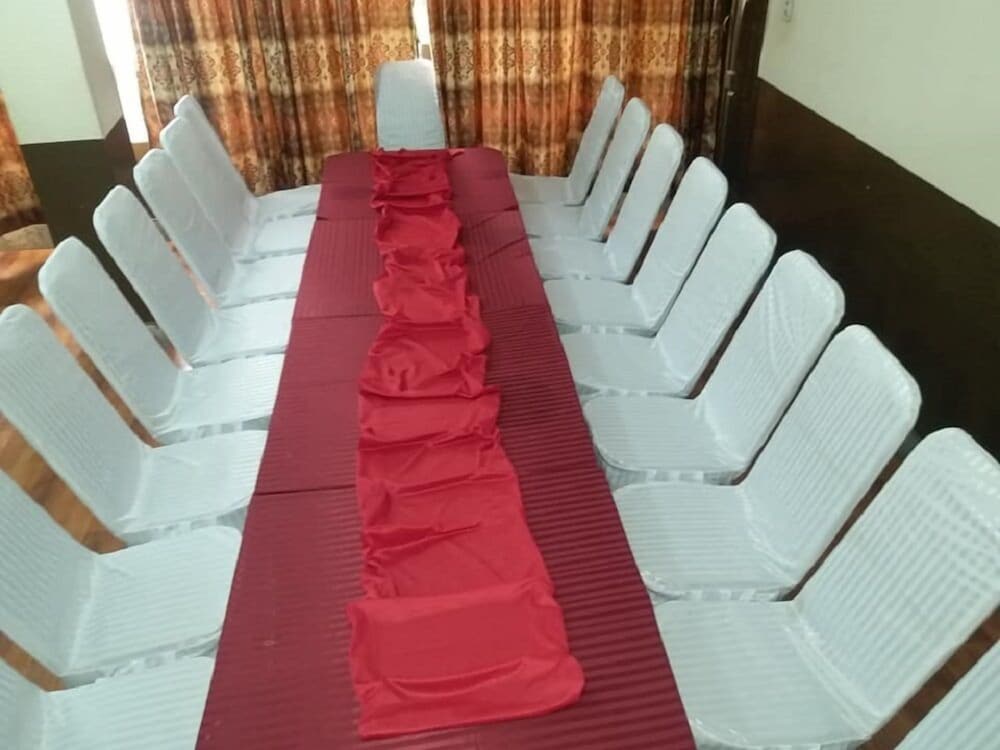 Фото Hotel Deewan-e-Aziz International