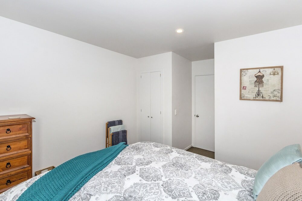 Фото Awesome Christchurch Apartment