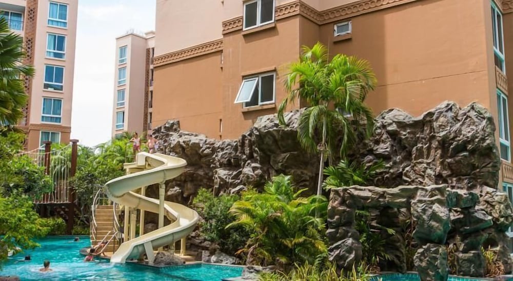 Фото Atlantis Condo Resort Jomtien by Evt