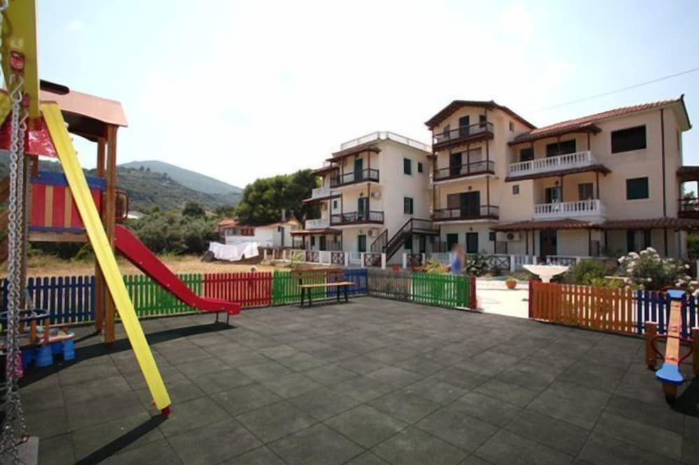 Фото Alexandros Rooms & Studios