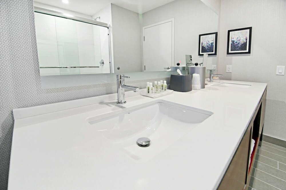 Фото Holiday Inn Hotel & Suites Calgary Airport North by IHG