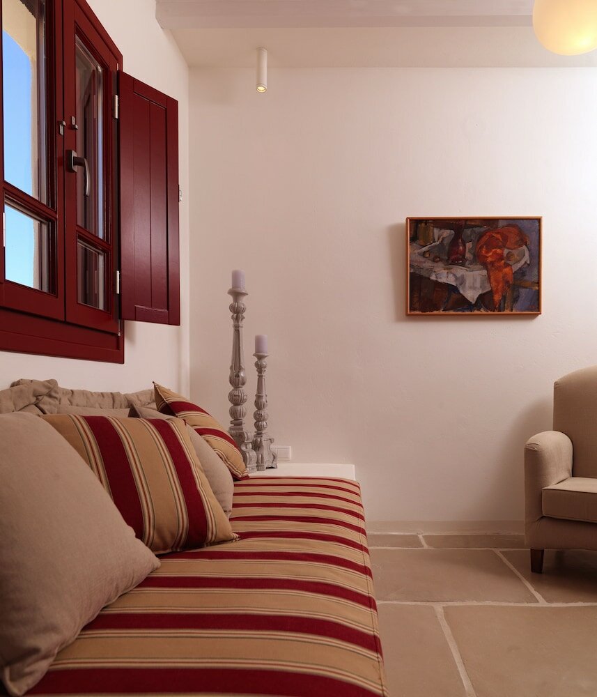 Фото Themonies Luxury Suites