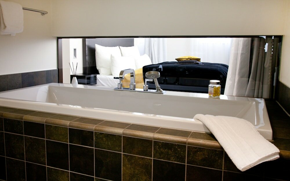 Фото Schlosshotel Bergzaberner Hof