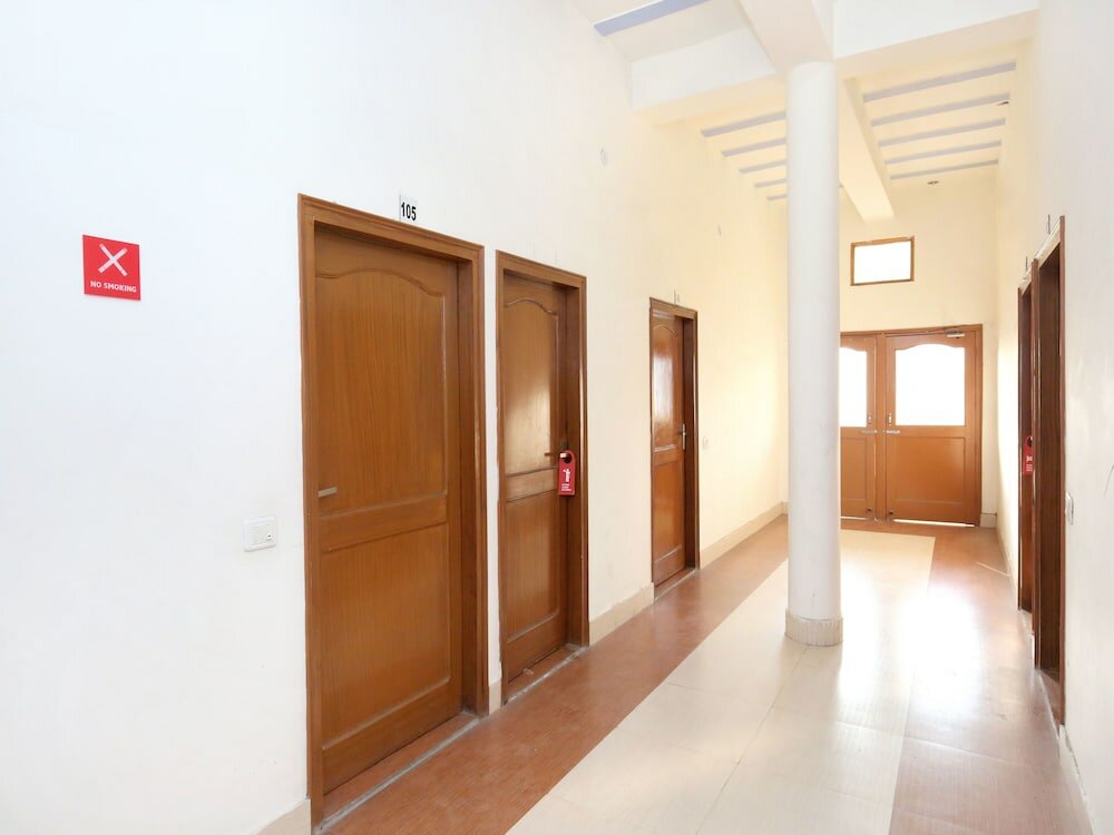 Фото Oyo 7609 Hotel Dolphin