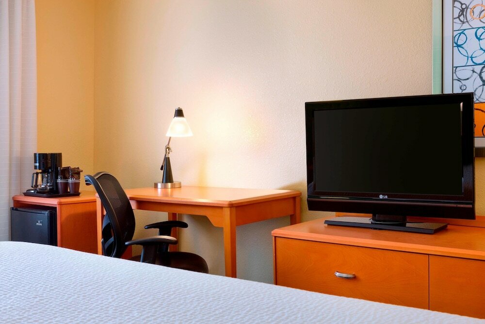 Фото Fairfield Inn & Suites Houston Energy Corridor/Katy Freeway