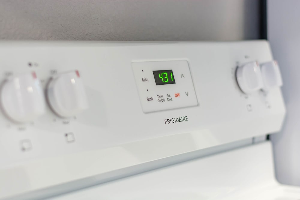 Фото Sleeps 4 Hot Tub Fenced Inn