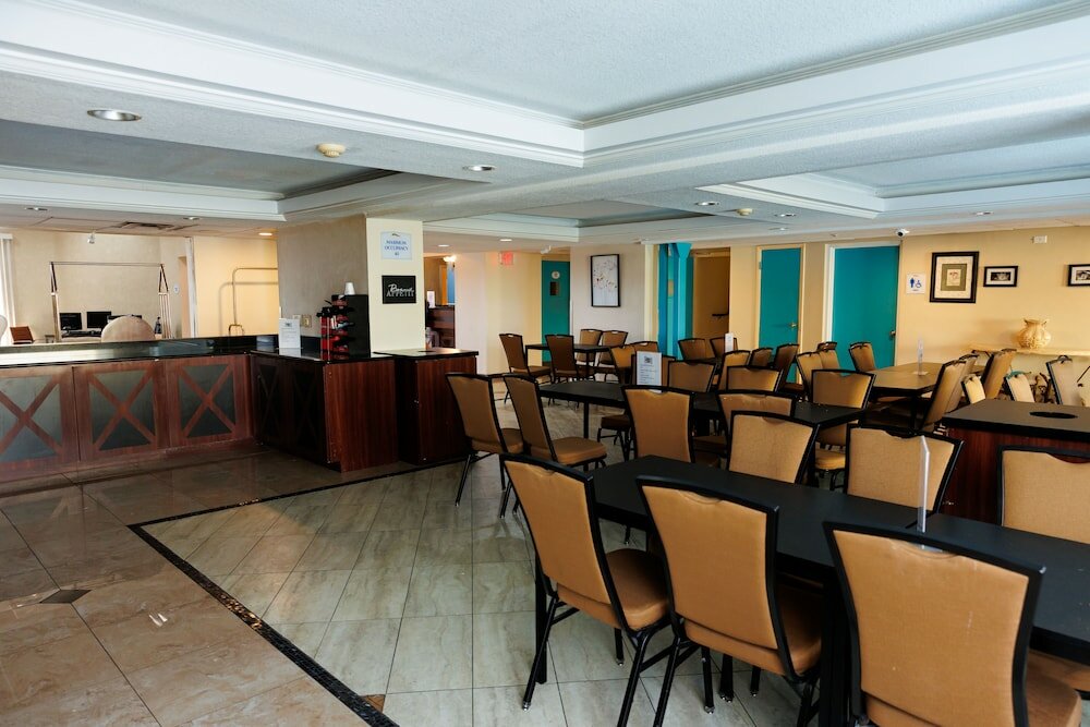 Фото Garnet Inn & Suites, Orlando