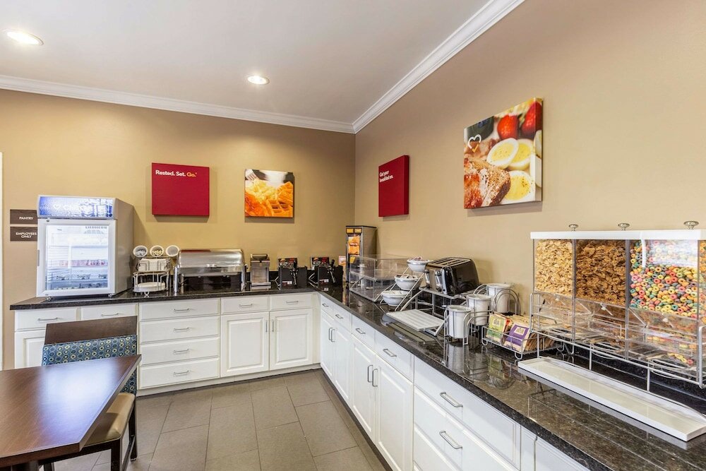 Фото Comfort Inn South Tulsa - Woodland Hills