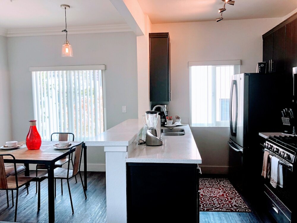 Фото Westwood La Executive Rentals