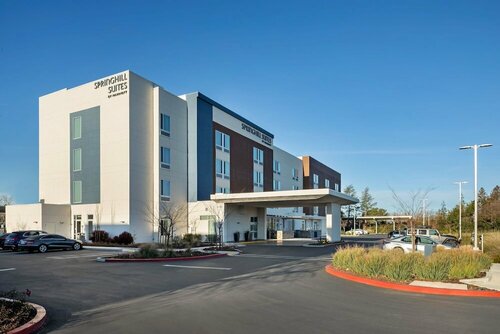 Гостиница SpringHill Suites by Marriott West Sacramento в Вест Сакраменто