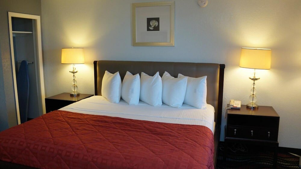 Фото Riverview Inn