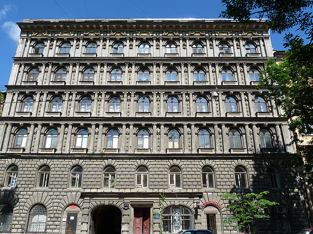 Фото Капитель