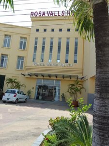 Rosa Valls Hotel (Luanda, Avenida Pedro de Castro Van Dúnem Loy), hotel