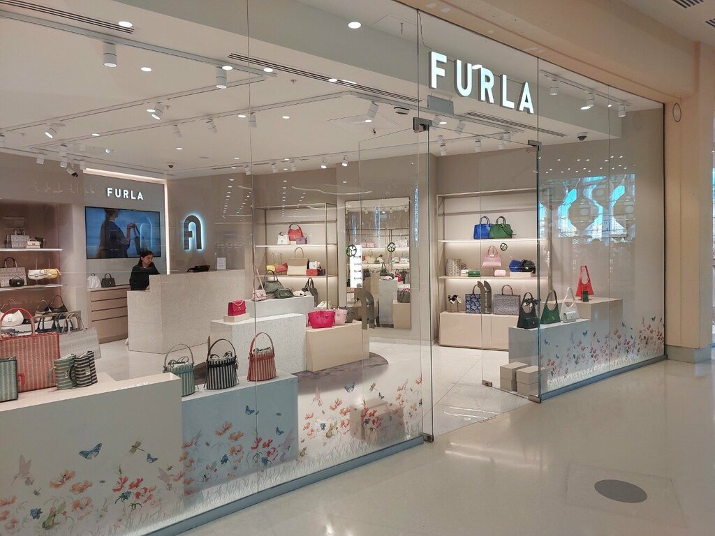 Магазин одежды Furla, Астана, фото