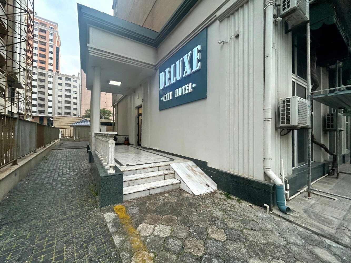 Фото Deluxe City Hotel