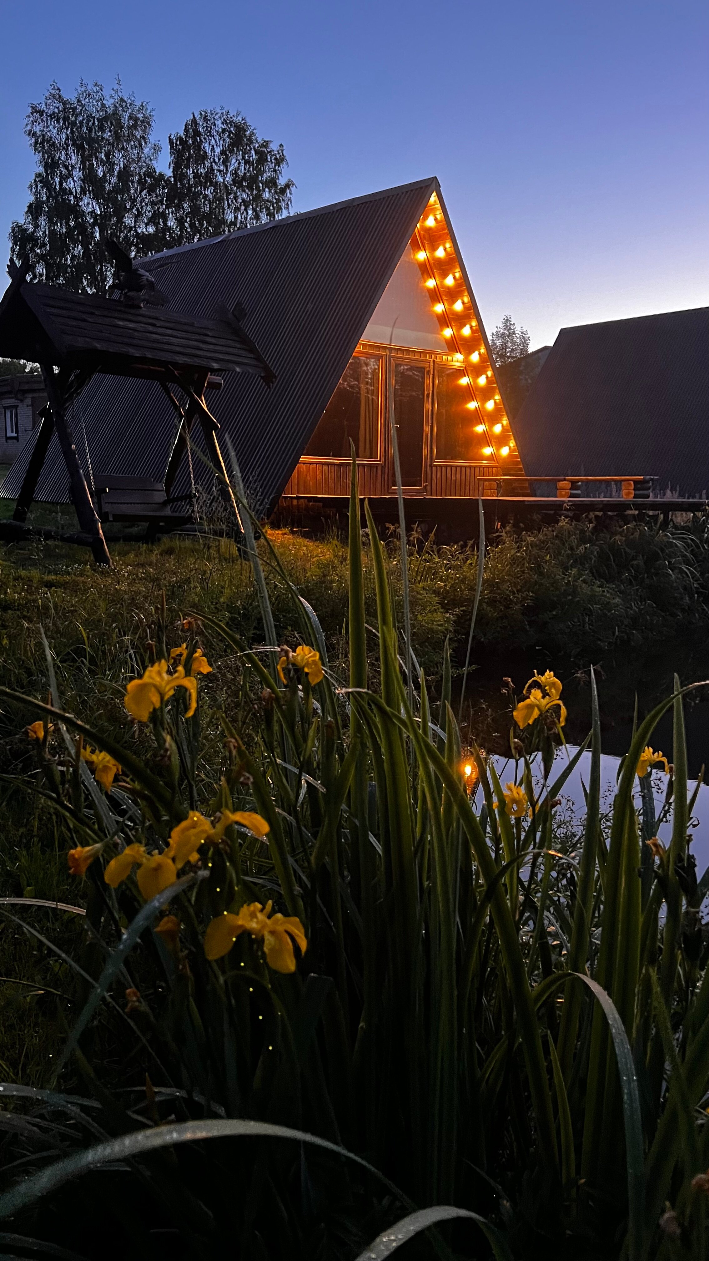 Фото Дом у пруда