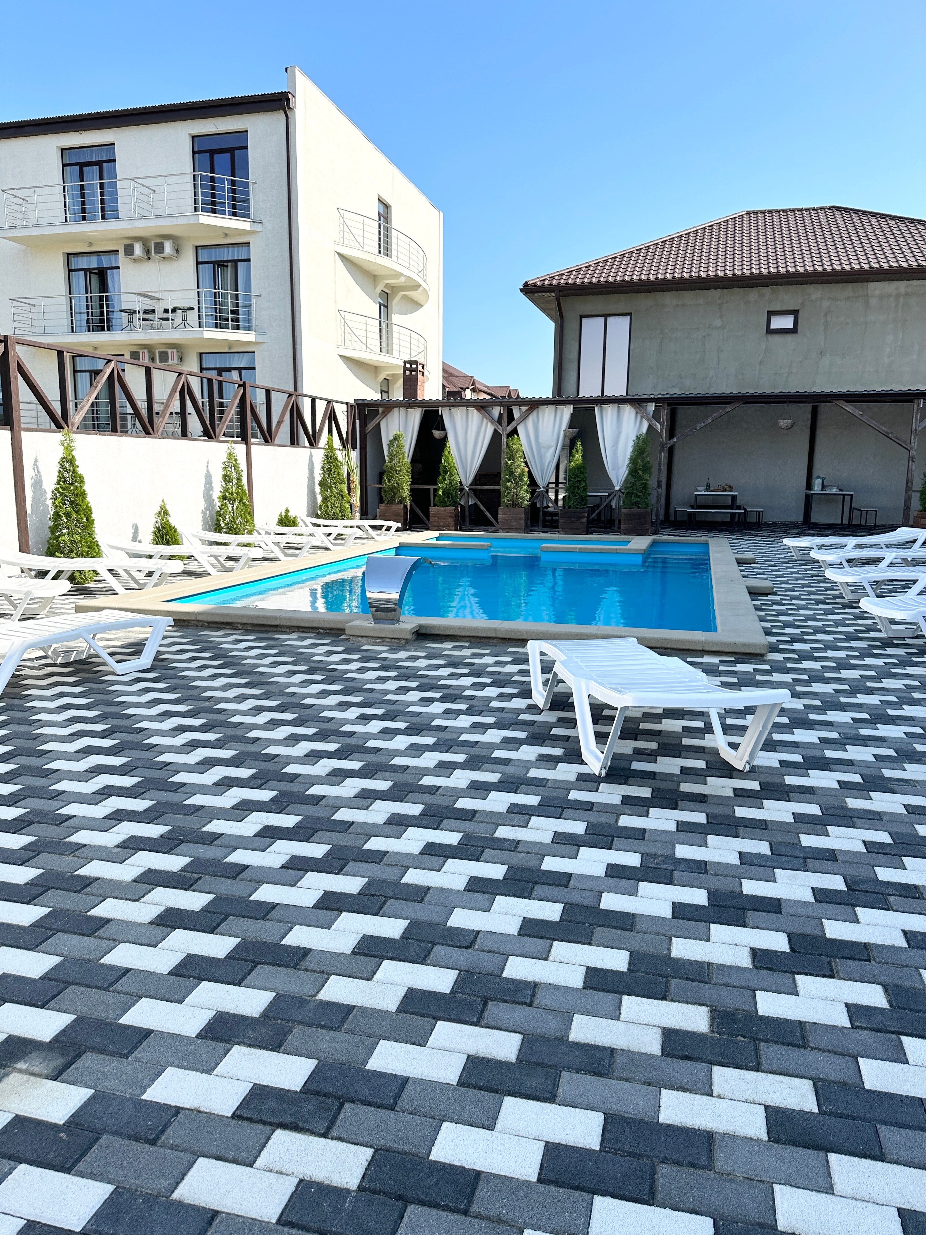 Фото отеля 2