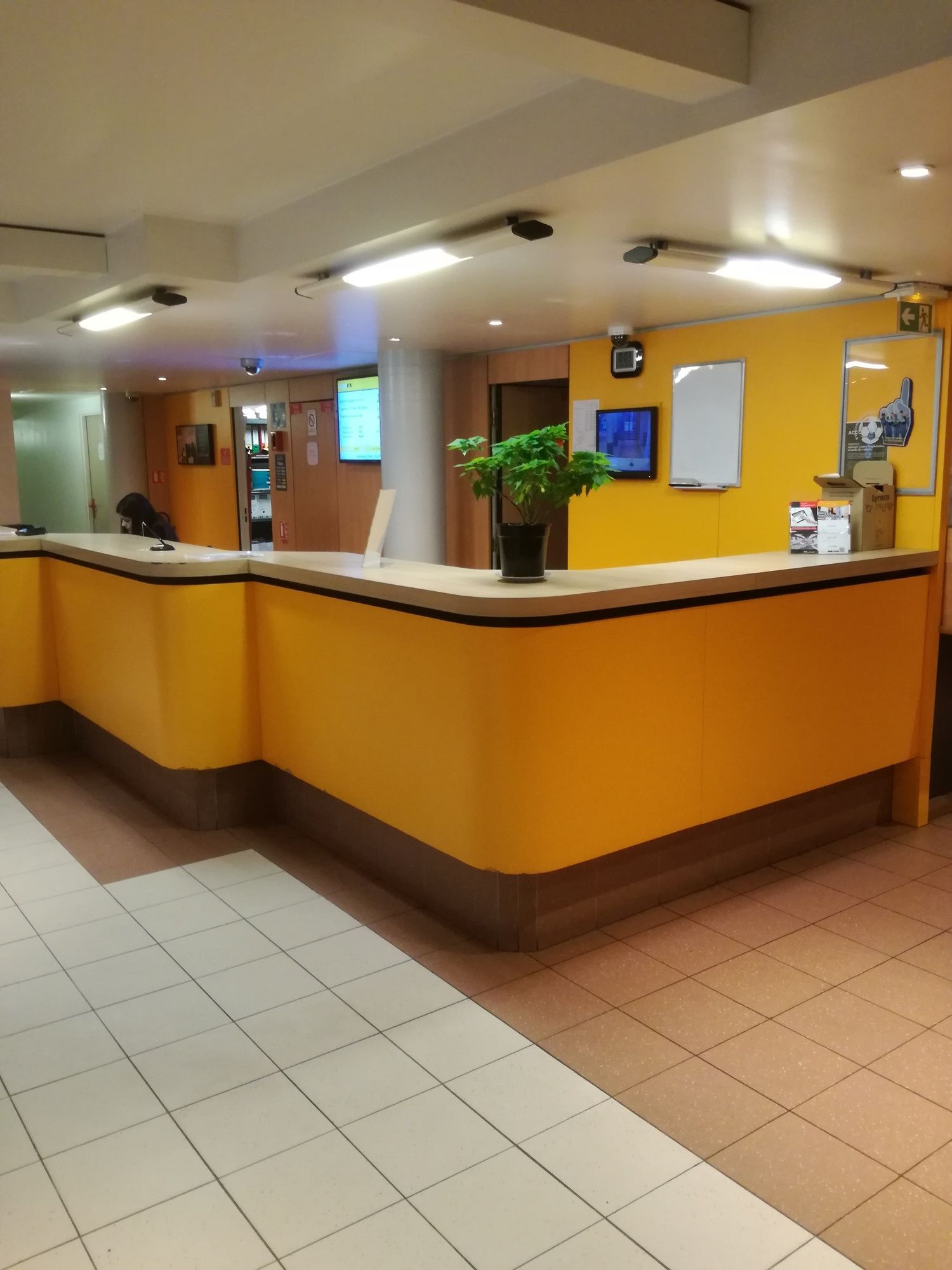 Фото HotelF1 Paris Porte de Châtillon