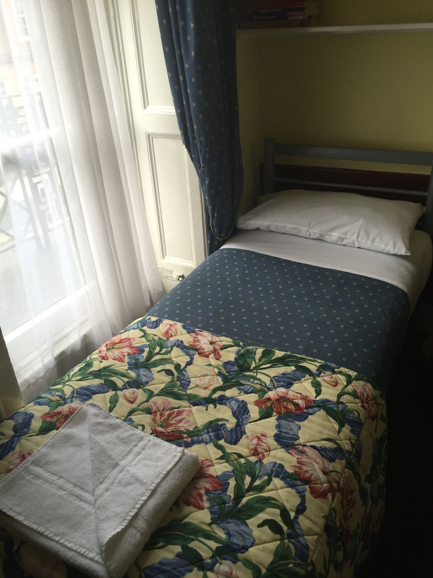 Фото Albany Hotel