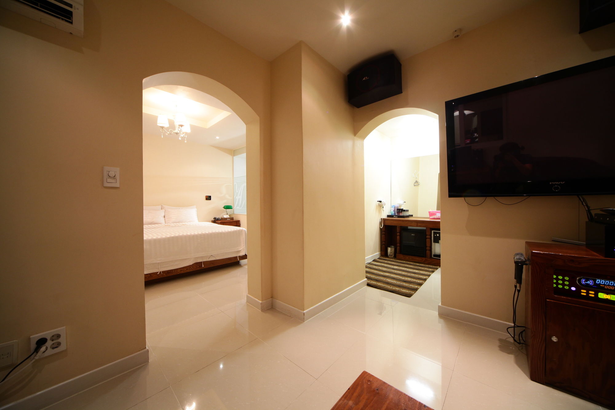 Фото A Hotel Iksan