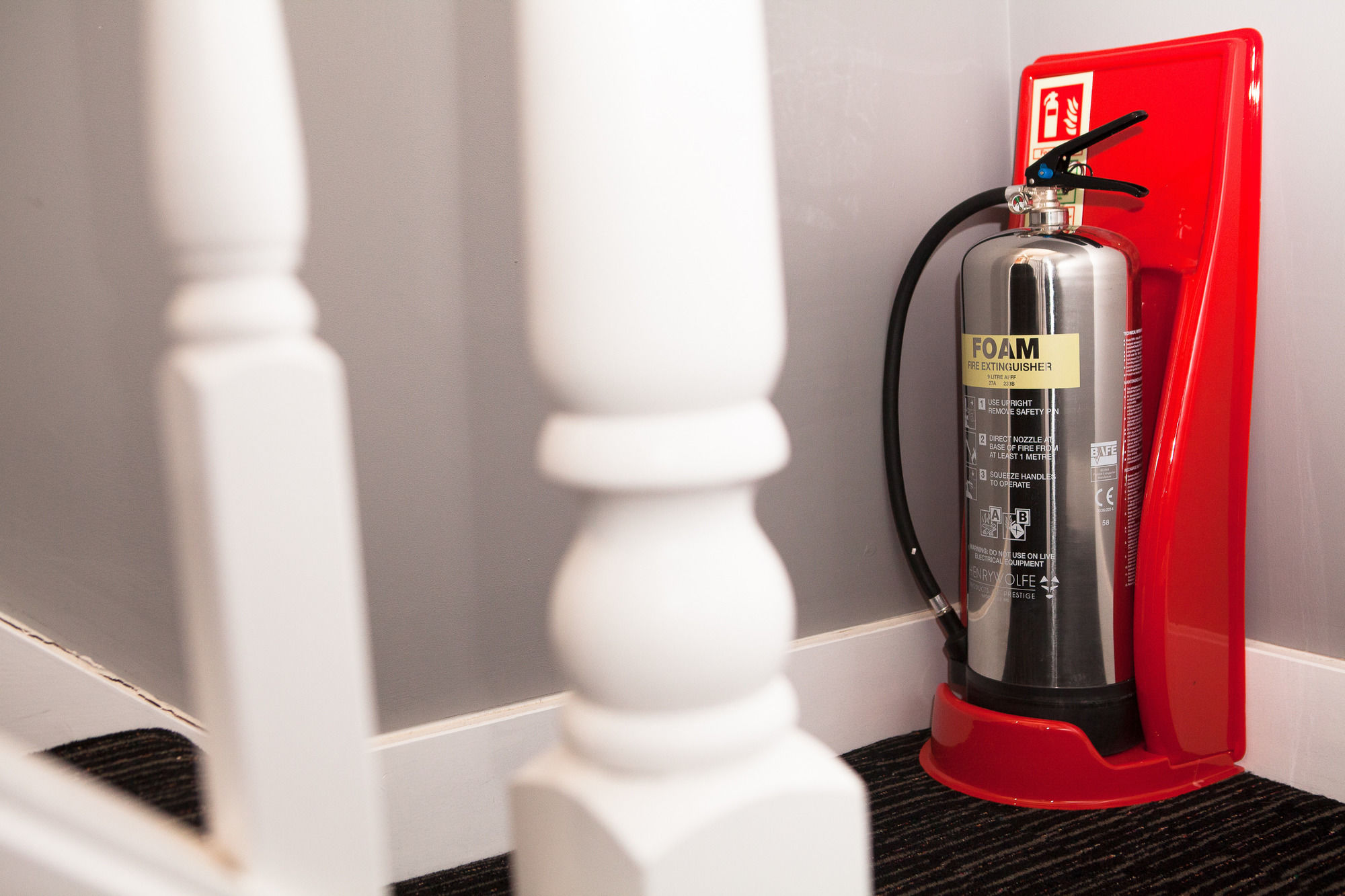 Фото The Tudor Inn Hotel