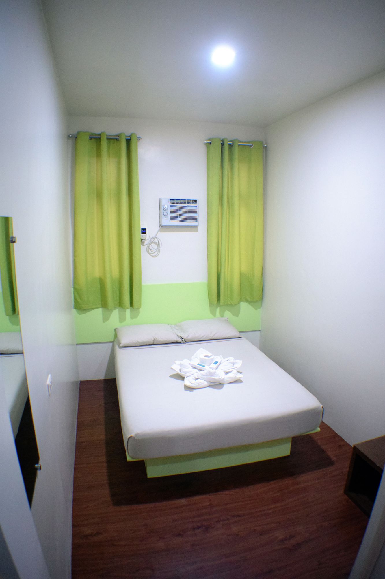 Фото Sulit Budget Hotel