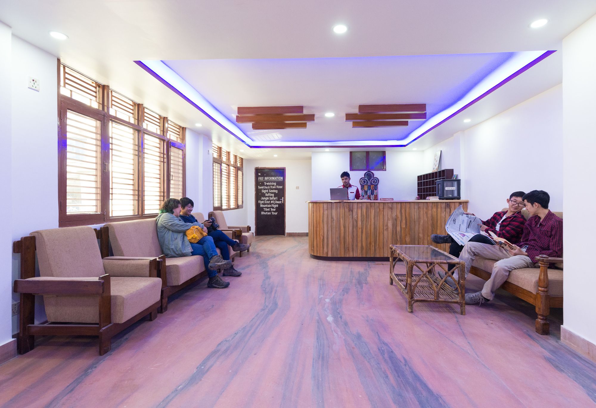 Фото Hotel Khangsar