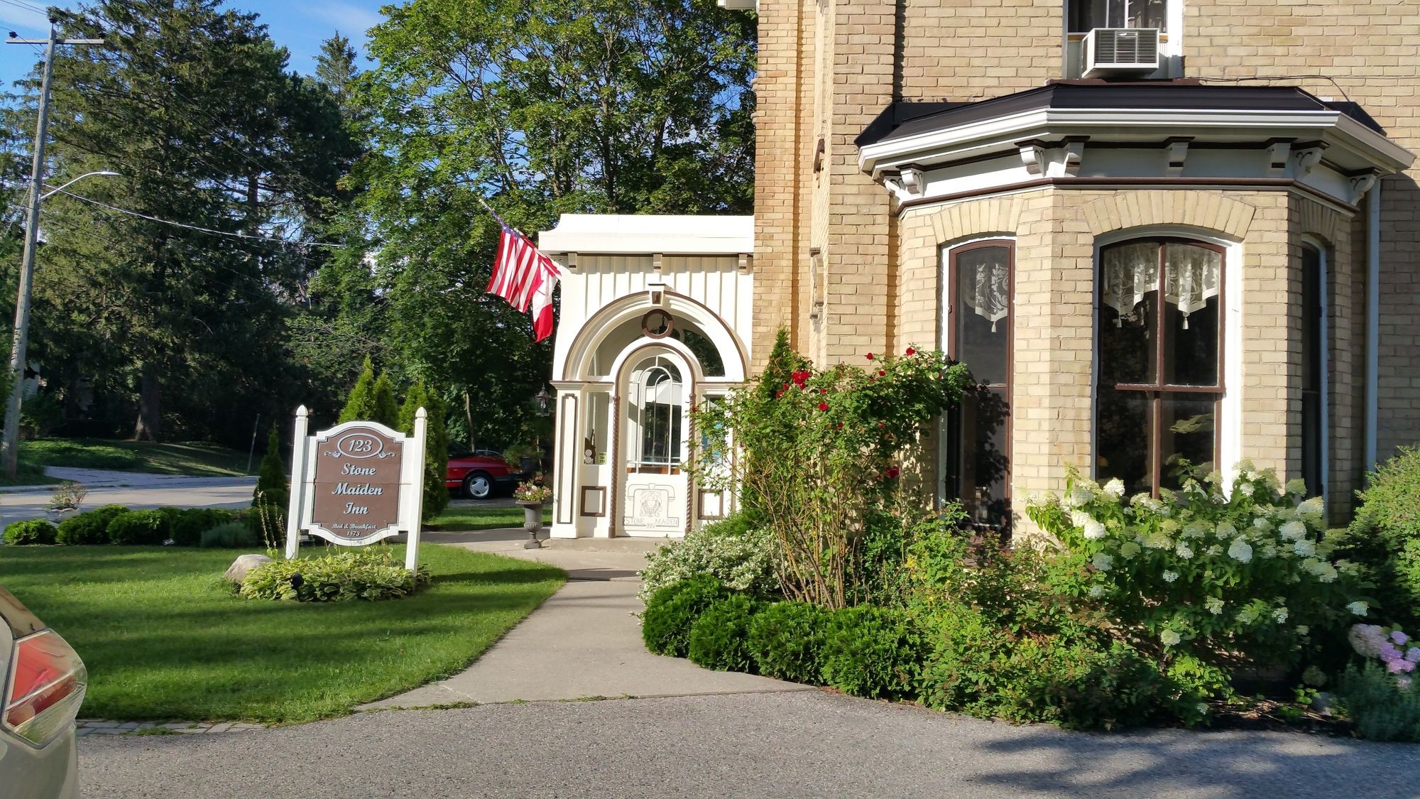 Фото Stone Maiden Inn