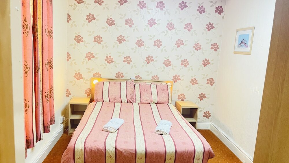 Фото The Albany Hotel