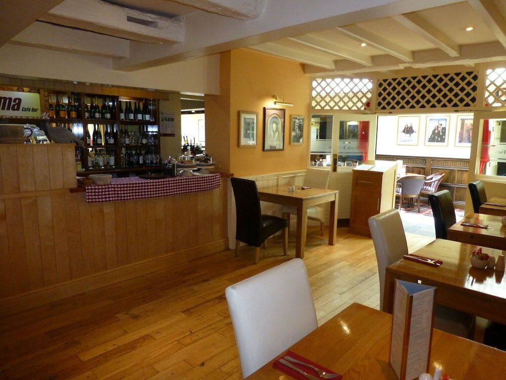 Фото The Atherstone Red Lion Hotel