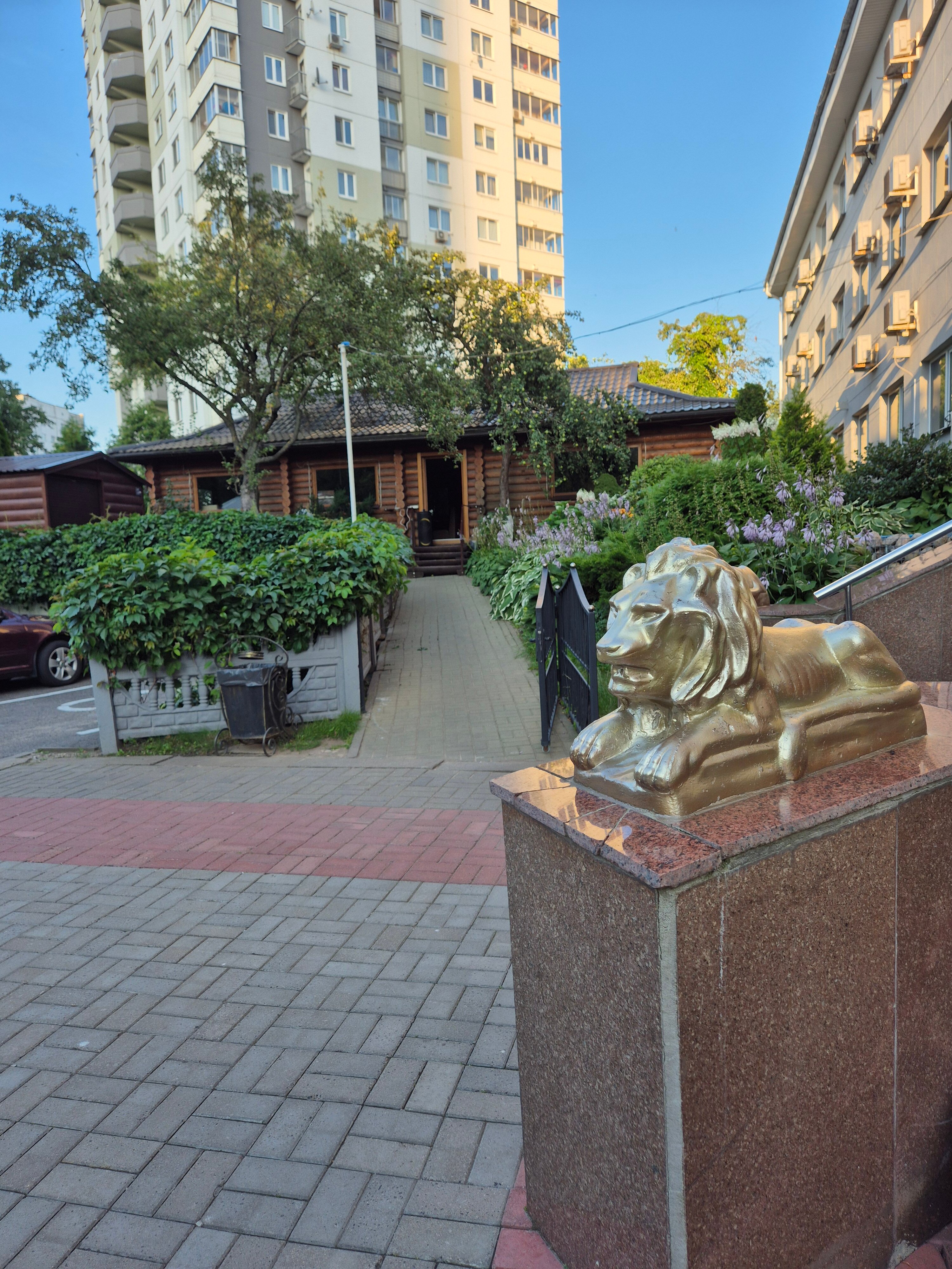 Фото У фонтана