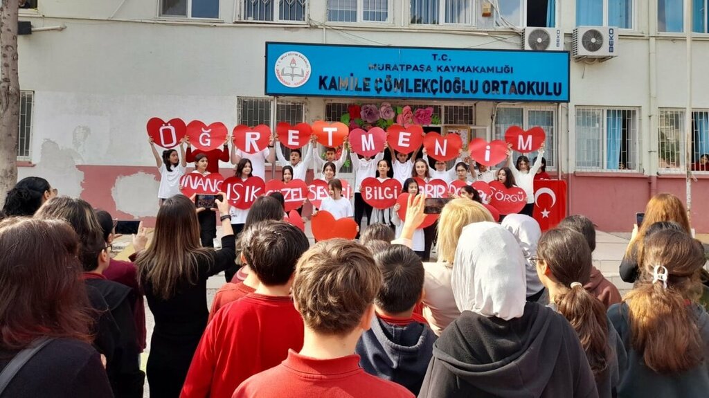 School Kamile Comlekcioglu Secondary School, Antalya, photo